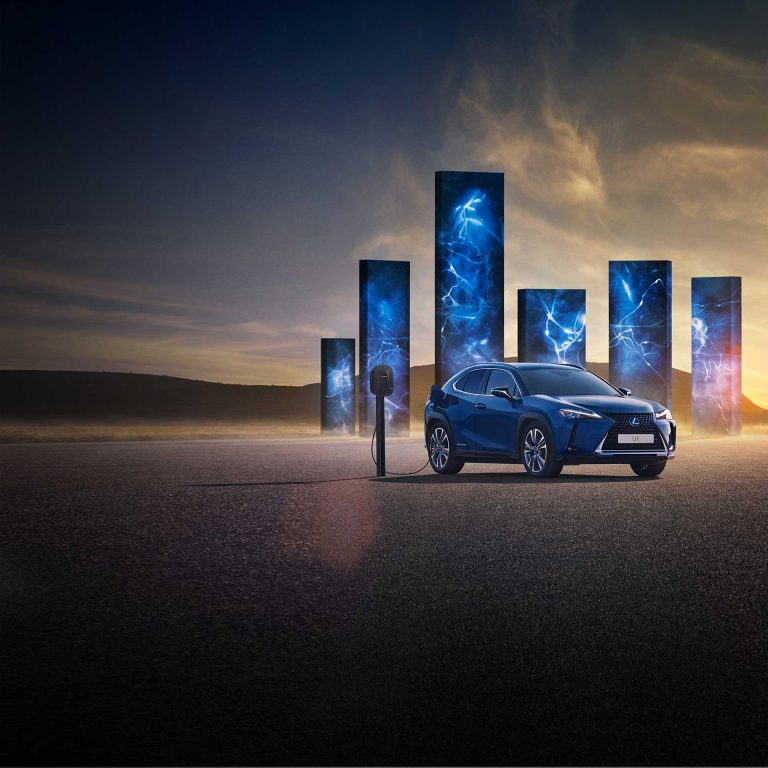مروری بر لکسوس UX 300e جدید